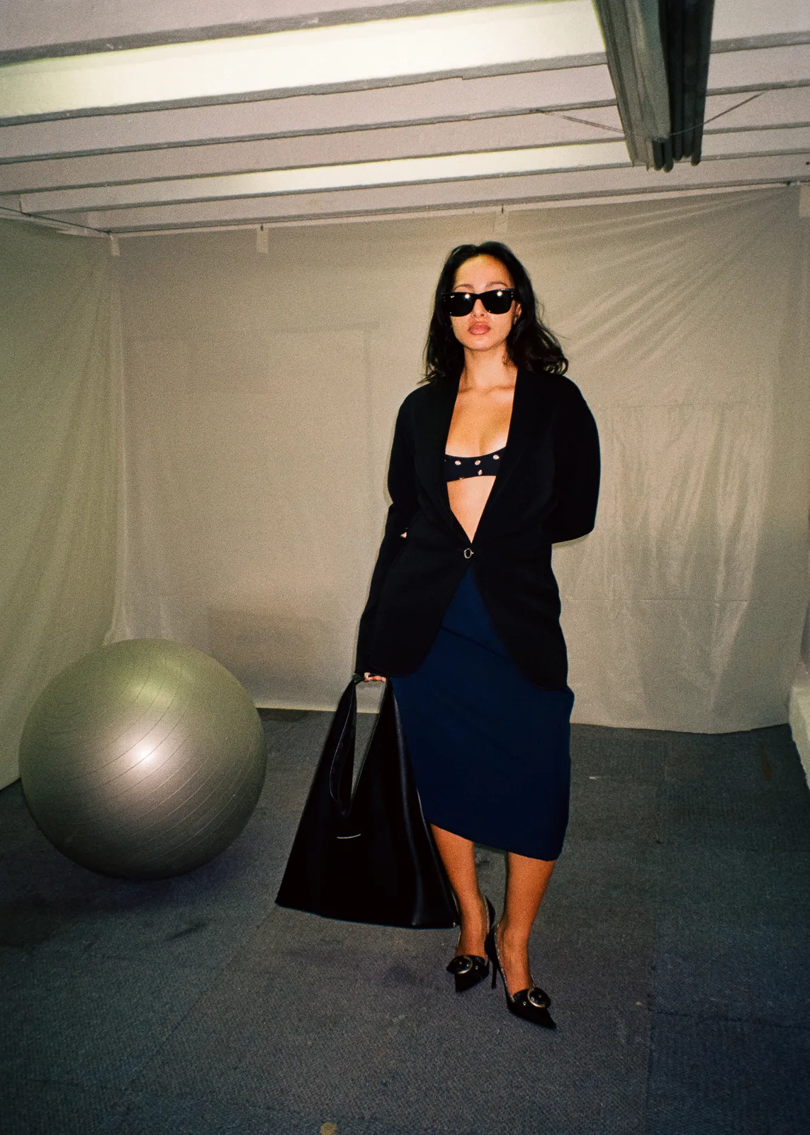 Naima-Mannequin-Cabinet Velvet